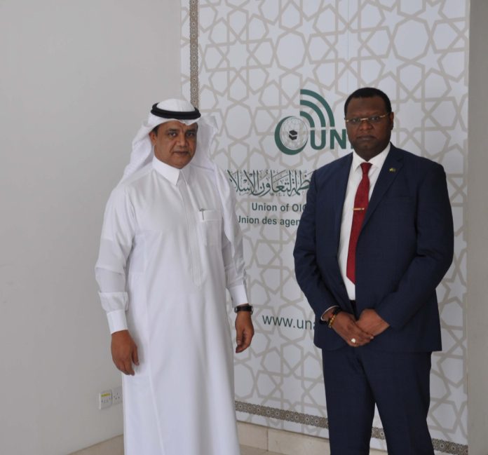 Consul General of the Republic of Gabon in Jeddah visits UNA